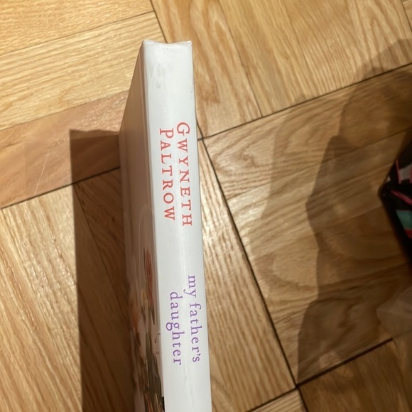 Gwyneth Paltrow My Father’s Daughter Cookbook - Picture 2 of 5